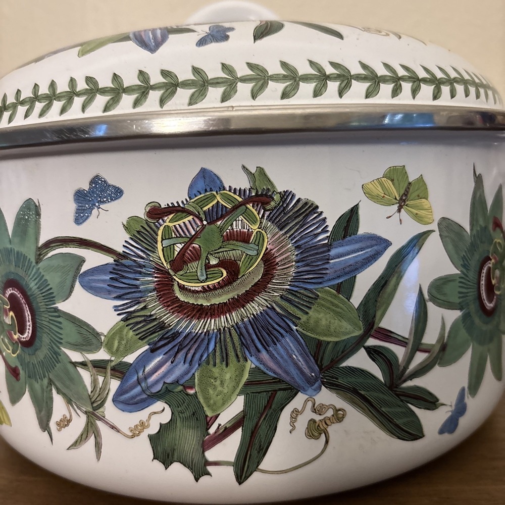 Portmeirion Botanic Garden Enameled Dutch Oven Blue Passion Flower Design Large - Picture 2 of 9